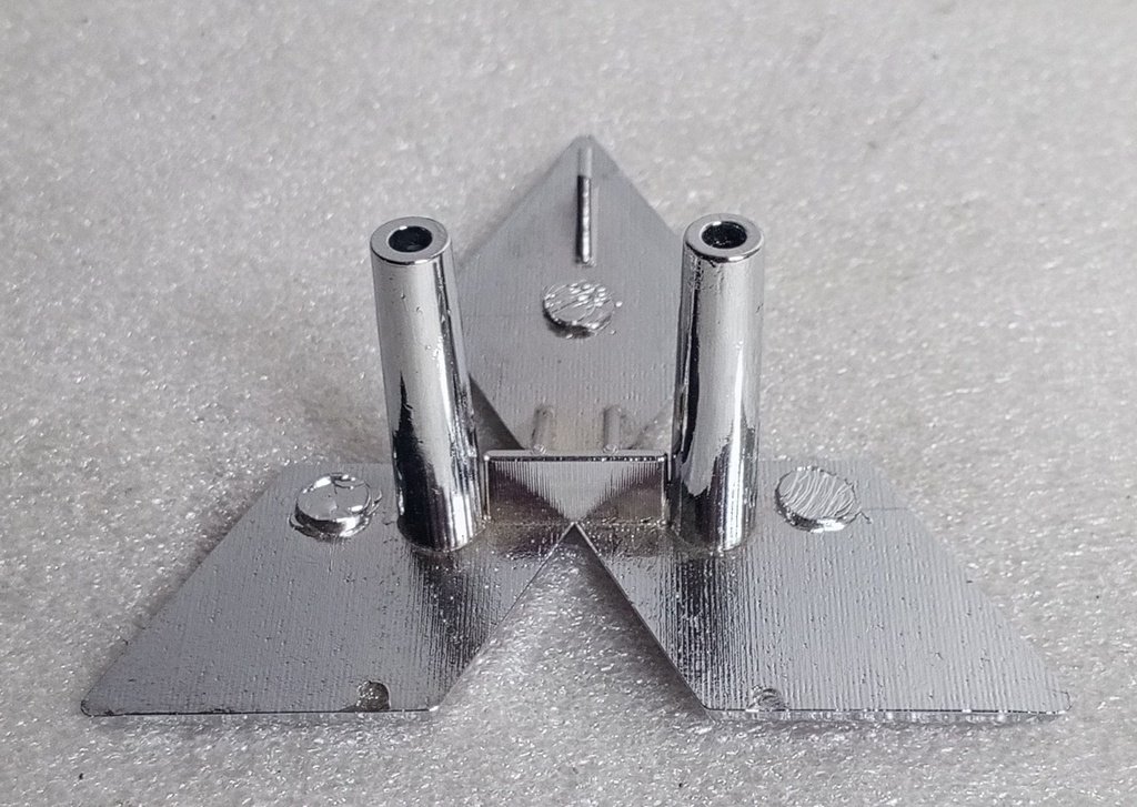 [MB619578] - EMBLEMA TRES DIAMANTES PERS. MONTERO (PATA CERRADA)