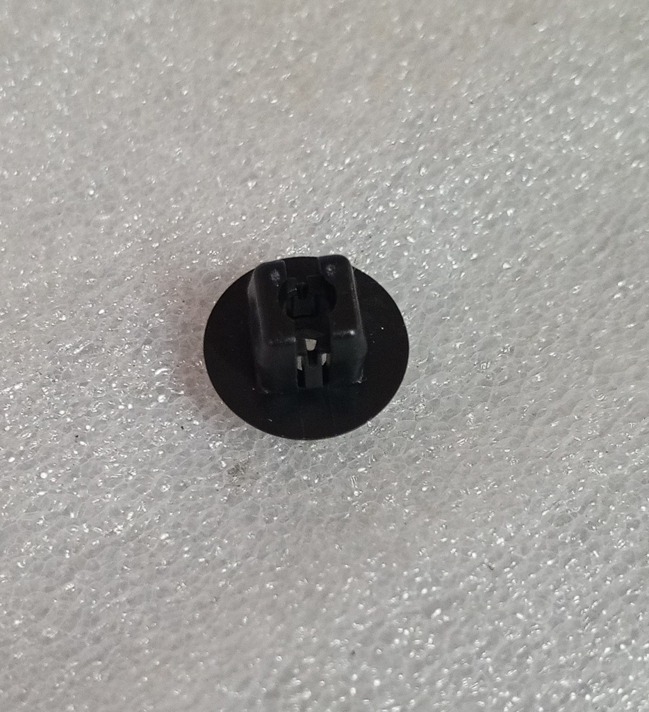 [MR393386] - MITSUBISHI | GUIA TORNILLO BOMPER/DEL 6MM