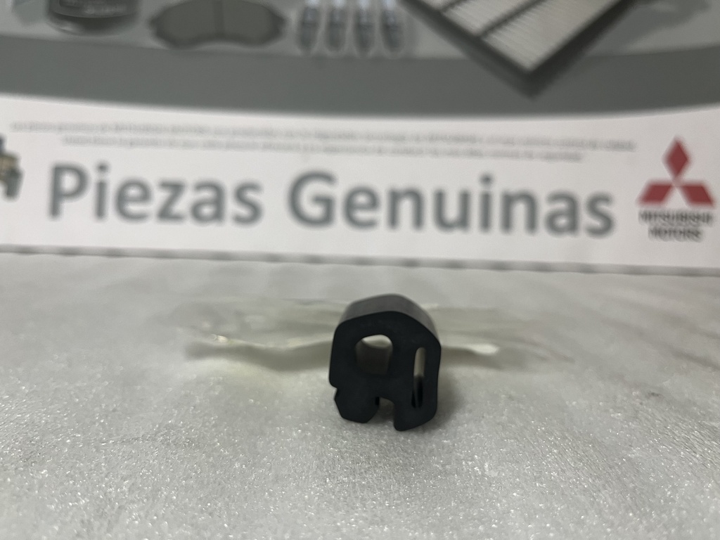 [MB270054 ] - MITSUBISHI | TOPE CAUCHO CAPOT CENT MONTE/89 