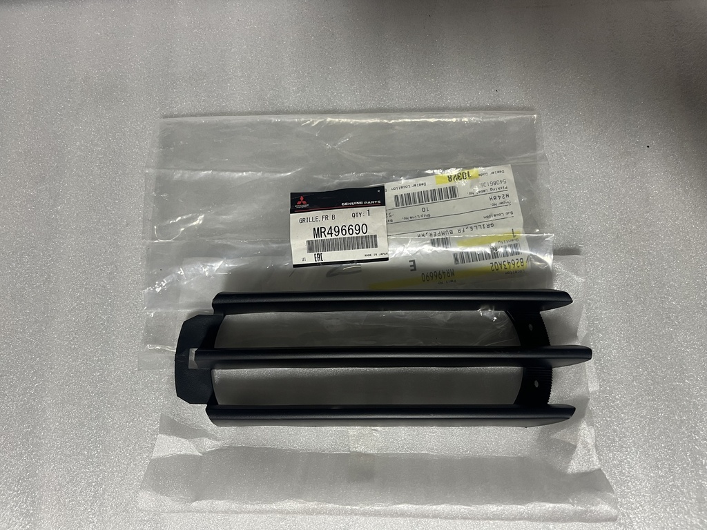 [MR496690] - MITSUBISHI (NATIVA 98/) | REJILLA EXPLORADORA DER. BOMPER DELANTERO