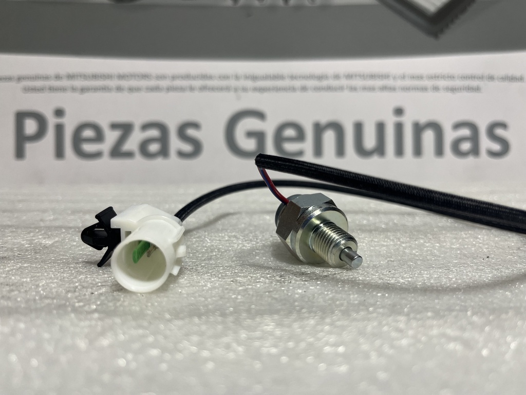  [MB837110] MITSUBISHI - SWITCH PALANCA CAJA (cable R-B-punta4,5mm- conector blanco largo-cable 45 cms)] 