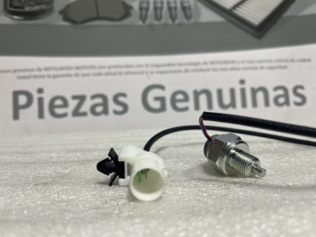  [MB837110] MITSUBISHI - SWITCH PALANCA CAJA (cable R-B-punta4,5mm- conector blanco largo-cable 45 cms)] 