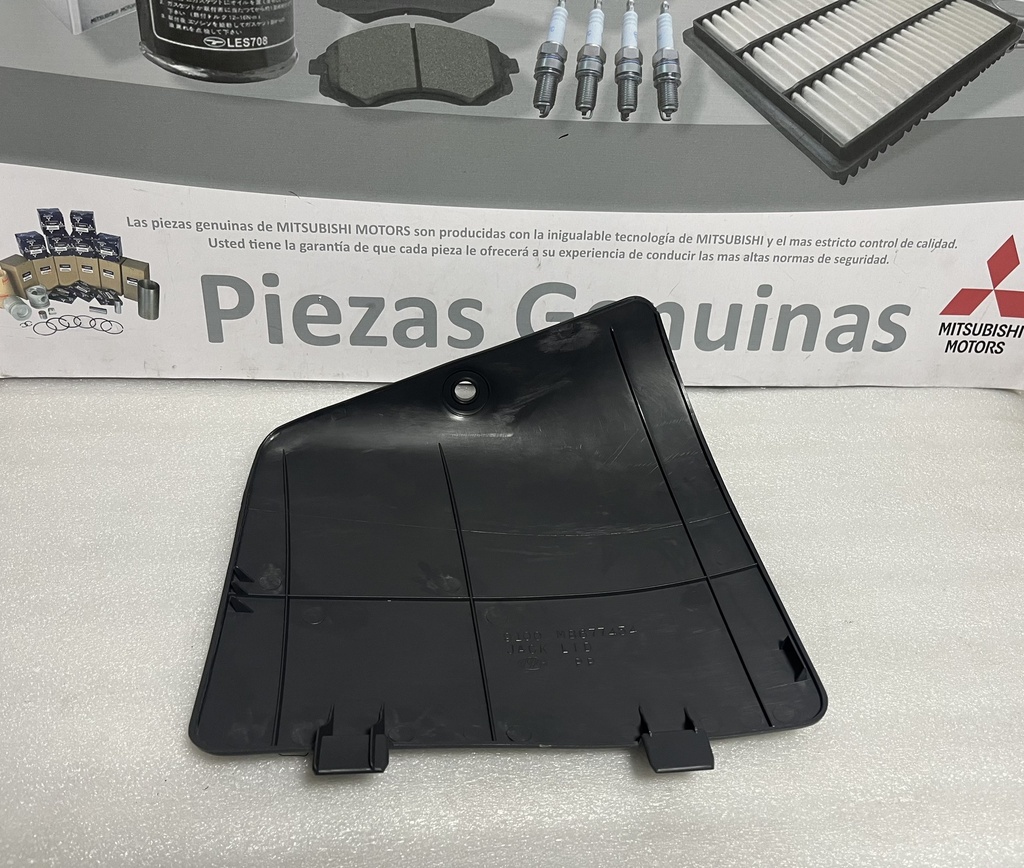 [MB690422] - MITSUBISHI | TAPA GATO GRIS MONTERO