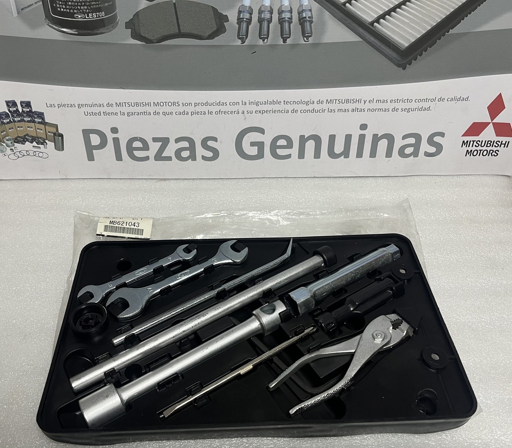 [MB621043] - MITSUBISHI - KIT HERRAMIENTAS 