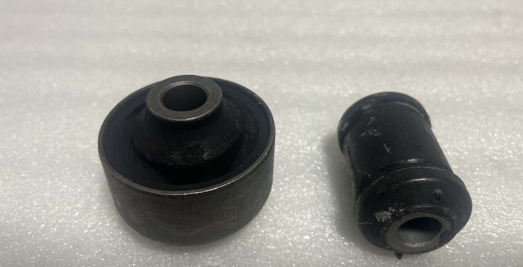 [MR403441 ] - GSP | KIT BUJES TIJERA DELANTERA MITSUBISHI LANCER 2007/  OUTLANDER 2006/   ASX 2010/ N (X2)