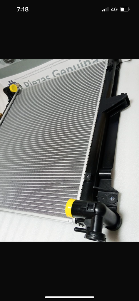 RADIADOR MITSUBISHI SOPORTERO  DIESEL A/T (SALIDAS EN CODO RECTO) 