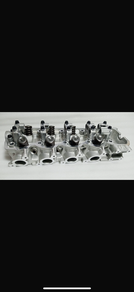CULATA MOTOR MITSUBISHI MONTERO / ENSAMBLE PARCIAL (CON VALVULAS, EJE DE LEVASRESORTES)  4G54/G54B 4CIL 8V SOHC MV82