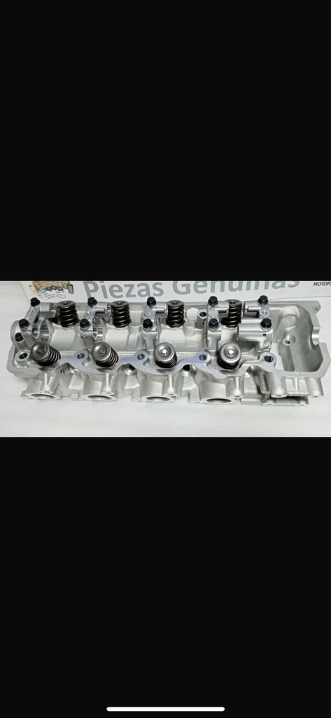 CULATA MOTOR MITSUBISHI MONTERO / ENSAMBLE PARCIAL (CON VALVULAS, EJE DE LEVASRESORTES)  4G54/G54B 4CIL 8V SOHC MV82