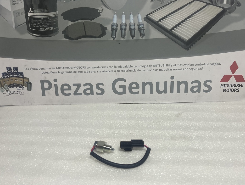 [8614A172] MITSUBISHI -INTERRUPTOR PERA DE REVERSA MONTERO SPORT / L200
