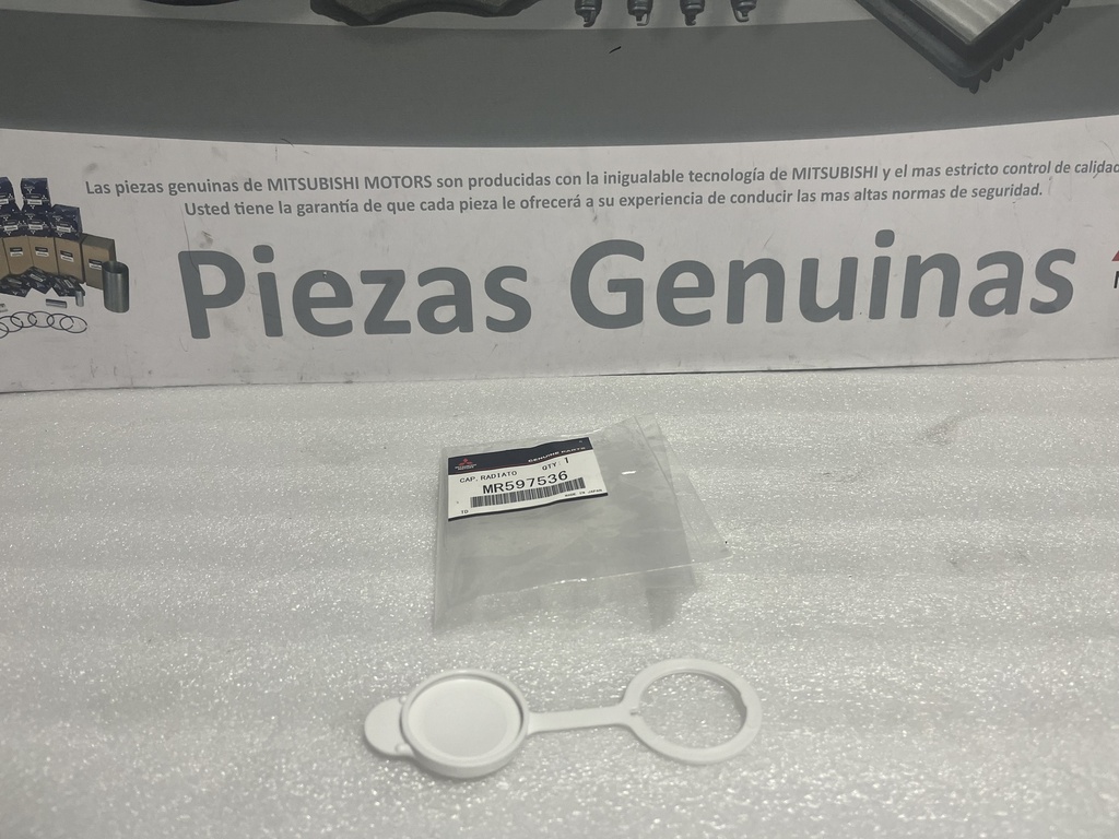 [MR597536] MITSUBISHI - TAPA DEPOSITO AUX REFRIGERANTE OUTLANDER