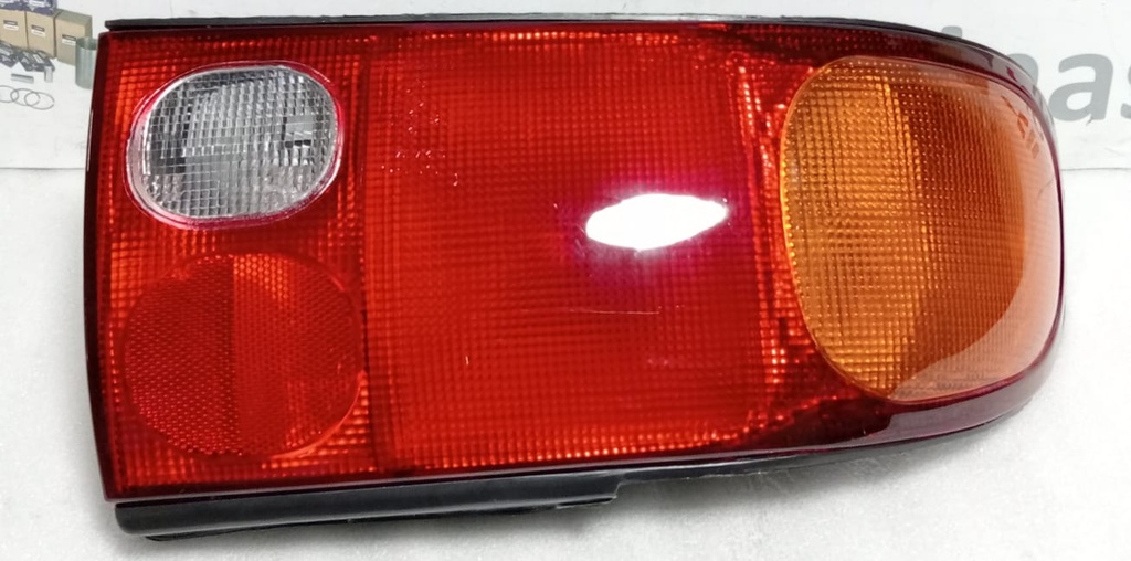 [MB907247] - STOP TRASERO MITSUBISHI LANCER (LH) / 94