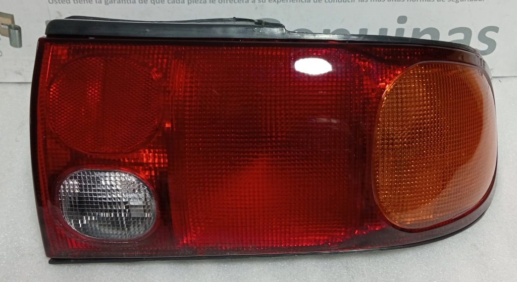 [MB907248] - STOP TRASERO MITSUBISHI LANCER (RH) / 94