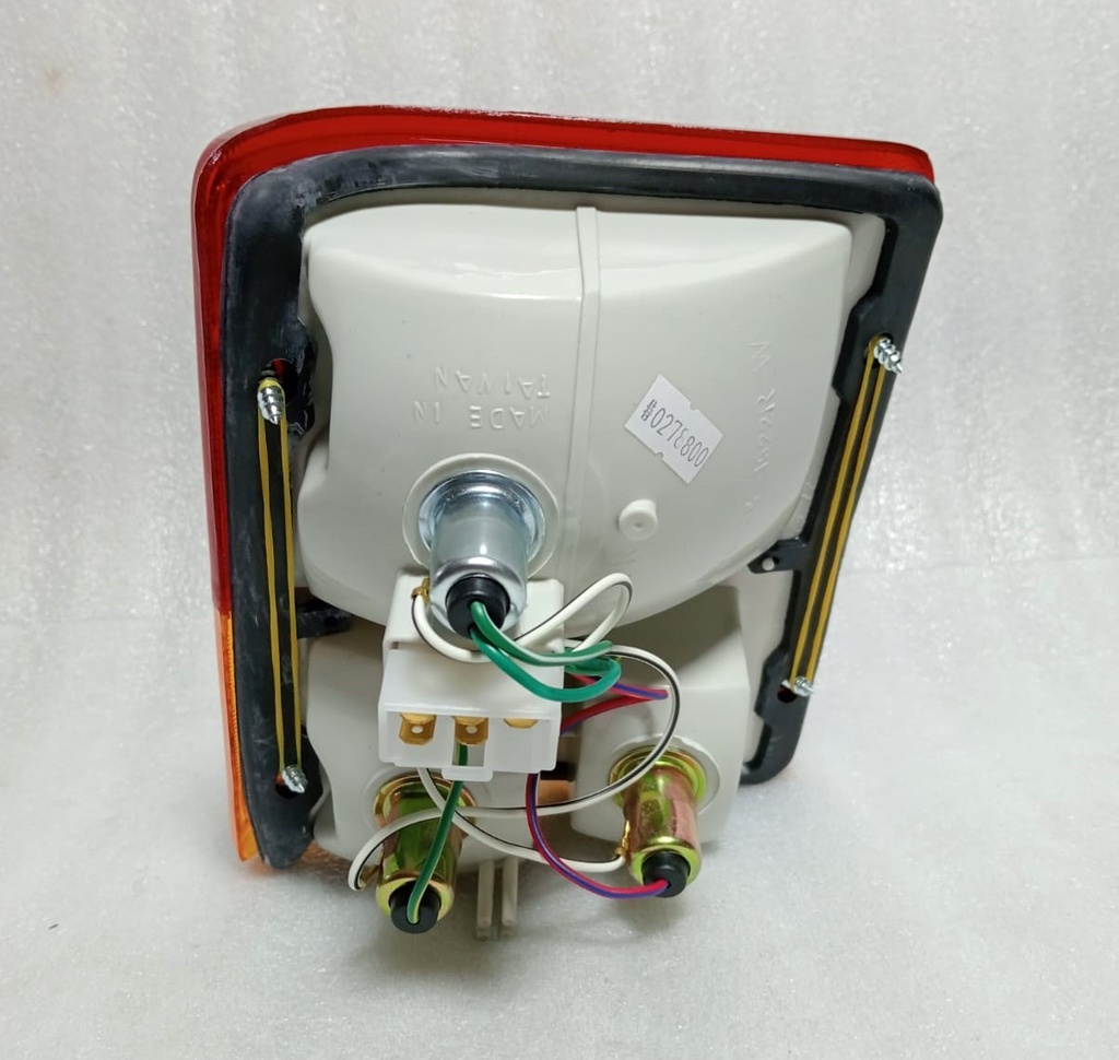 [MB283722] - STOP TRASERO DER.MITSUBISHI MONTERO STD / 86 