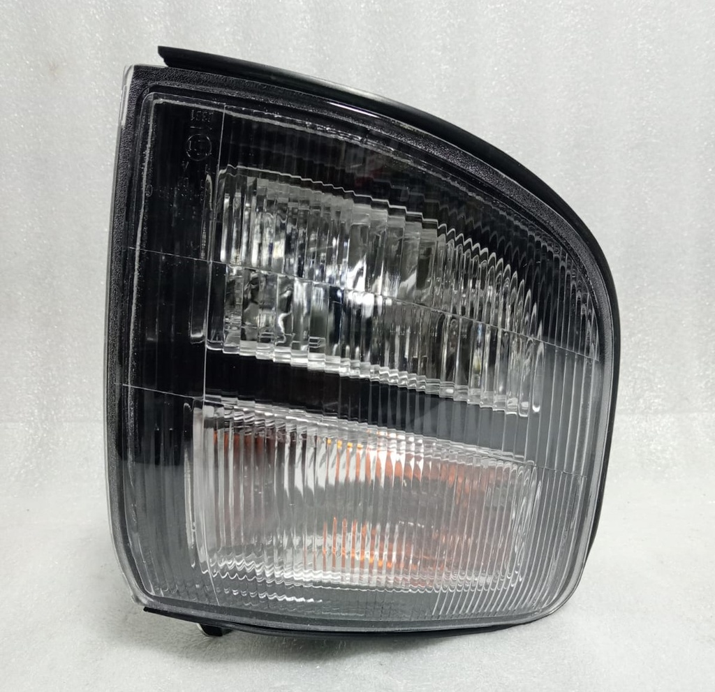 [MR388230] - LAMPARA DIRECIONAL DELANTERA  DERECHA  MONTERO 97/ V45W (BLANCA)