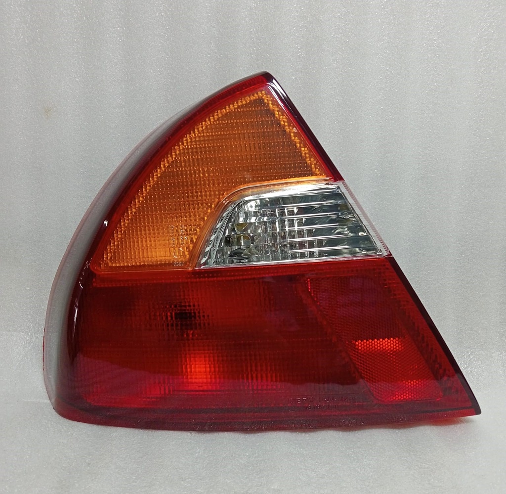[MR376899] - STOP TRAS. IZQUIERDO MITSUBISHI LANCER/96 (LINEA AMARILLA CURVA)