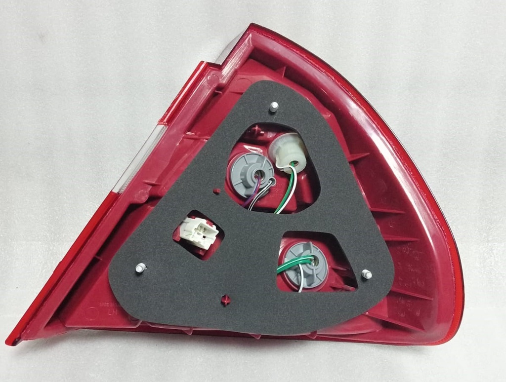 [MR376899] - STOP TRAS. IZQUIERDO MITSUBISHI LANCER/96 (LINEA AMARILLA CURVA)