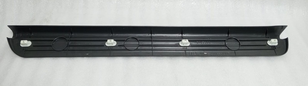 [MR748402] - MITSUBISHI | PLATO ESTRIBO DEL. DER. LANC/96 