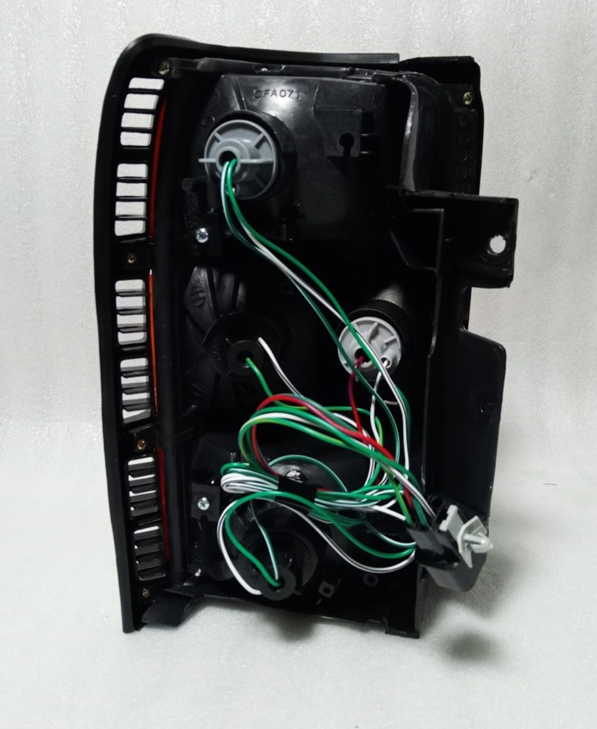 [MB831086] - STOP DERECHO MITSUBISHI MONTERO 92 /2008 (MARCO NEGRO)