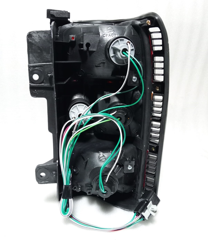 [MB831085] - STOP IZQUIERDO MITSUBISHI MONTERO 92 /2008 (MARCO NEGRO)