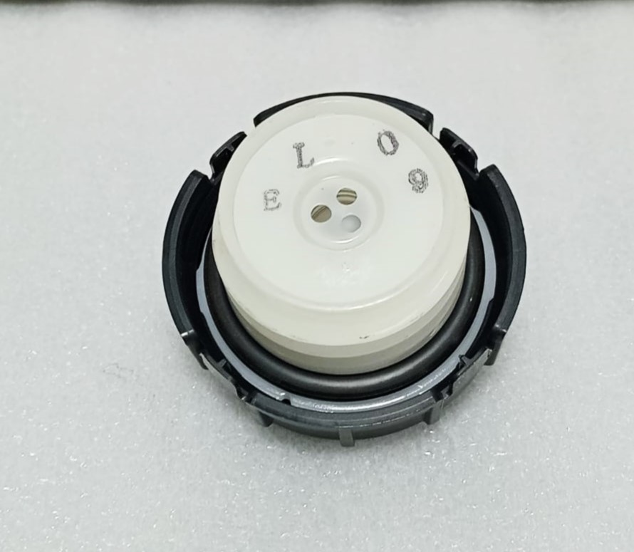 [MN120695] - MITSUBISHI | (F8) TAPA TANQUE COMBUSTIBLE