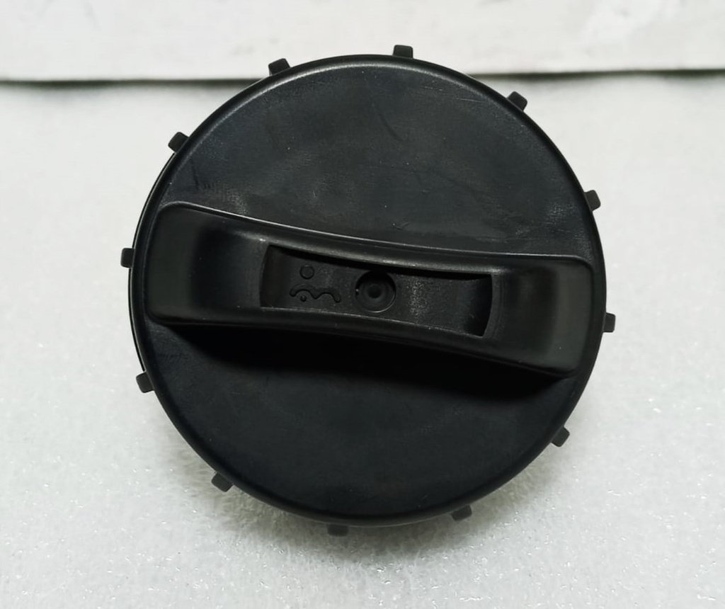 [MN120695] - MITSUBISHI | (F8) TAPA TANQUE COMBUSTIBLE