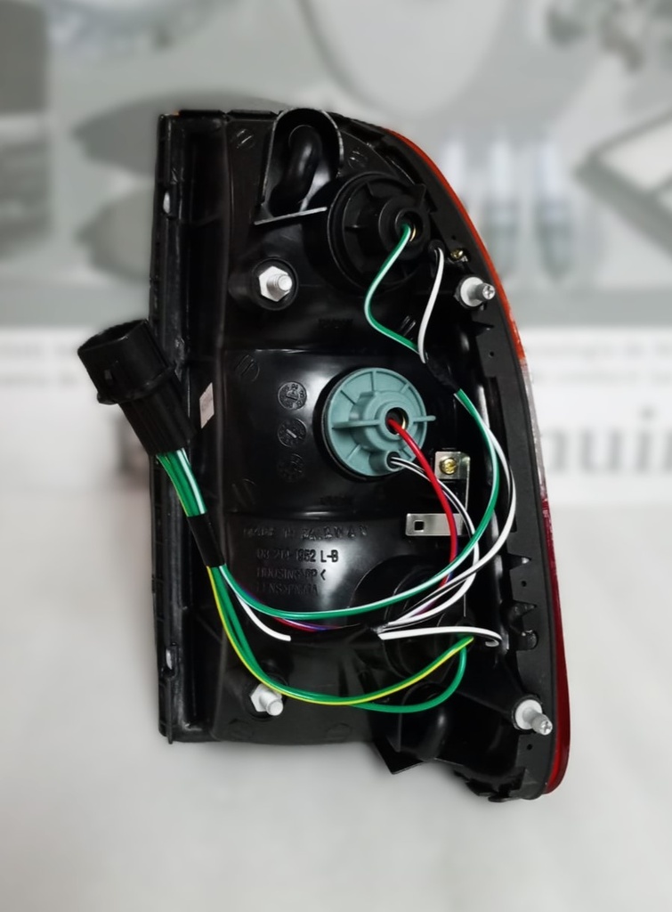 [MR192087] - STOP TRASERO IZQUIERDO MITSUBISHI L-200 ADVANCER 98 