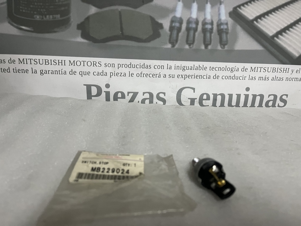 [MB229024] - MITSUBISHI | INTERRUPTOR PEDAL FRENO MONTERO
