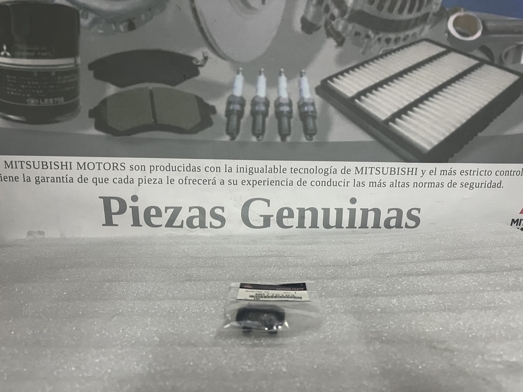 [MB775183] - MITSUBISHI | BUJE MECANISMO PUERTA IZQ / DER MONTE94 (GRIS)
