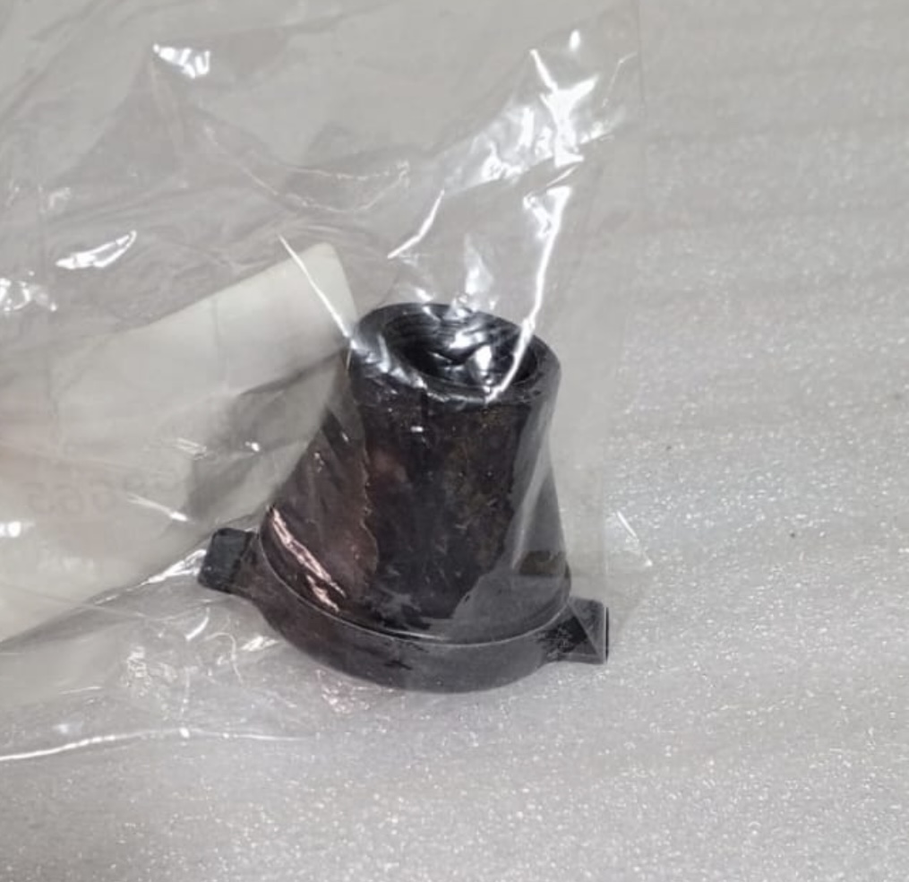 [MB109665] MITSUBISHI - TAPA GUARDAPOLVO BARRA DE TORSION MONTERO 92- / NATIVA