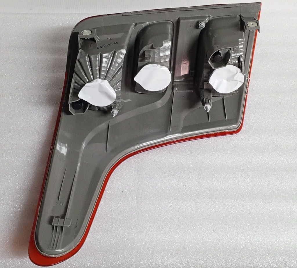 [8330A944] - DEPO-TAIWAN | STOP TRASERO DERECHO MITSUBISHI SPORTERO 2016/
