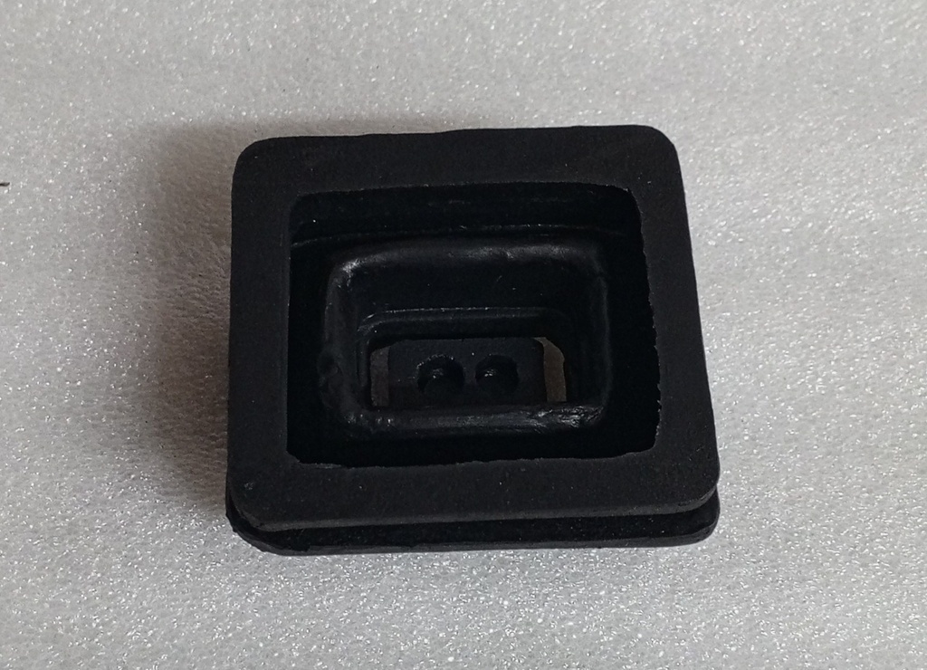 [ ME600761] NACIONAL -GUARDAPOLVO HORQUILLA MITSUBISHI MONTERO V6-3000 / V13 / V23 / V43 /