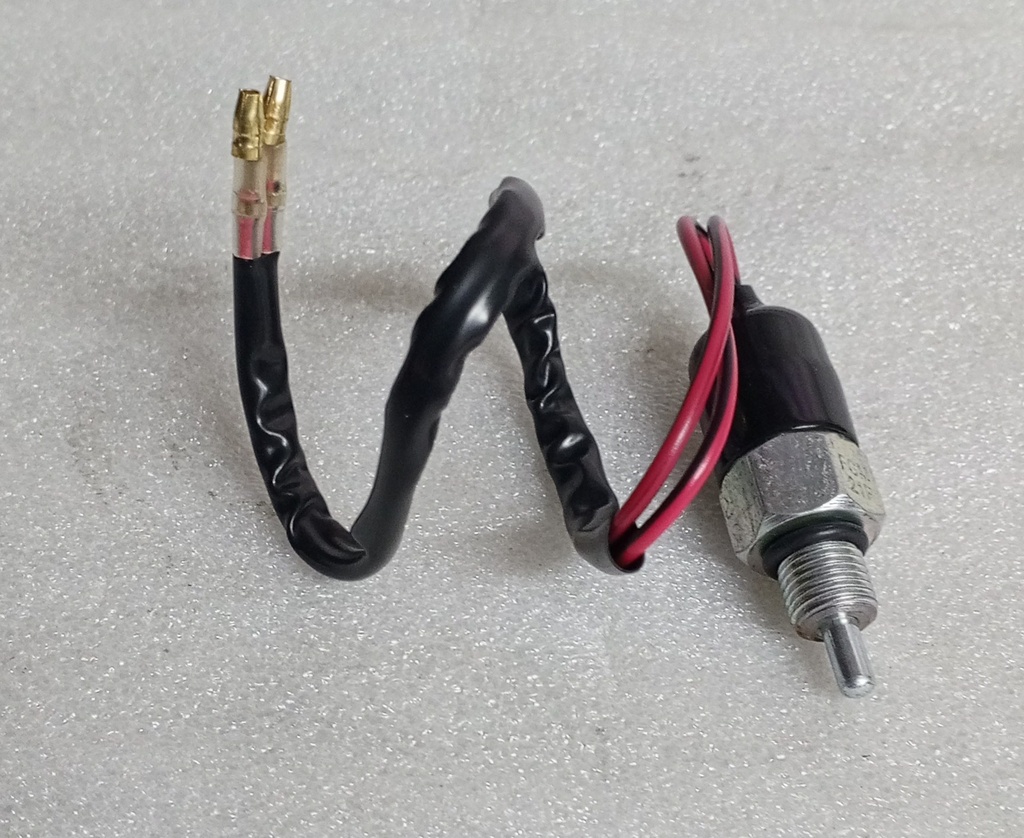 [MD700198] - OKAP | SWITCH INDICADOR REVERSA MONTERO STD / L200/93 