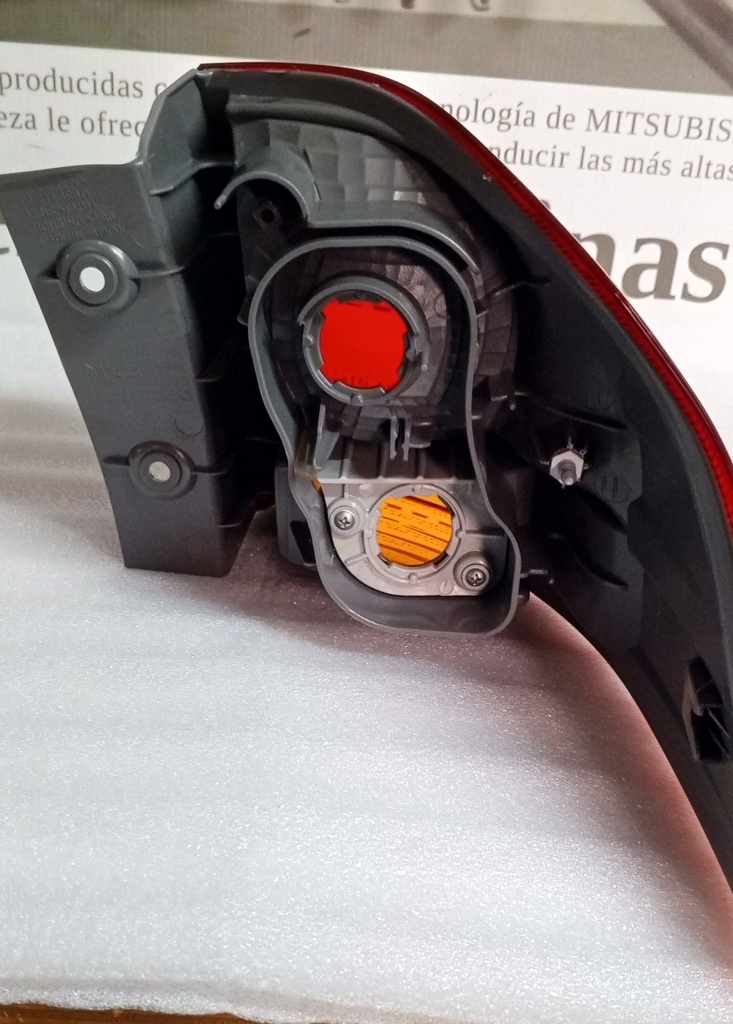 [214-19B7LUE] - DEPO-TAIWAN | STOP TRASERO MITSUBISHI NEW NATIVA (IZQUIERDO)