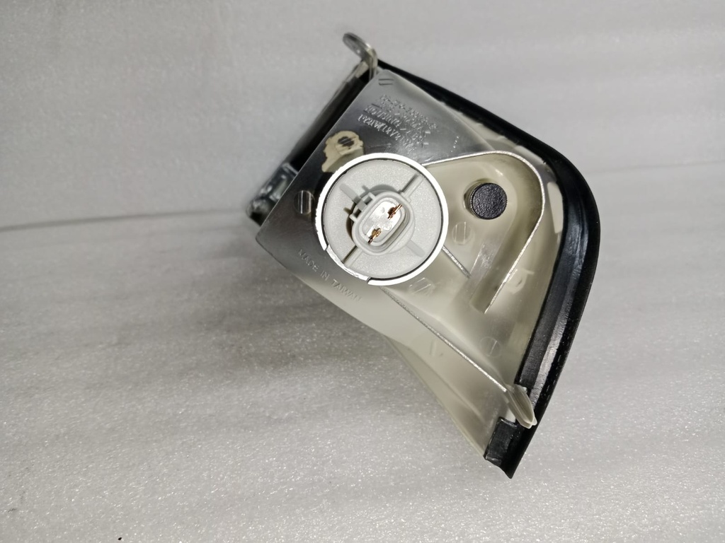 [MR241680]- DEPO-TAIWAN |  DIRECCIONAL DELANTERA MITSUBISHI LANCER  (DER) (RAYADA) 97/