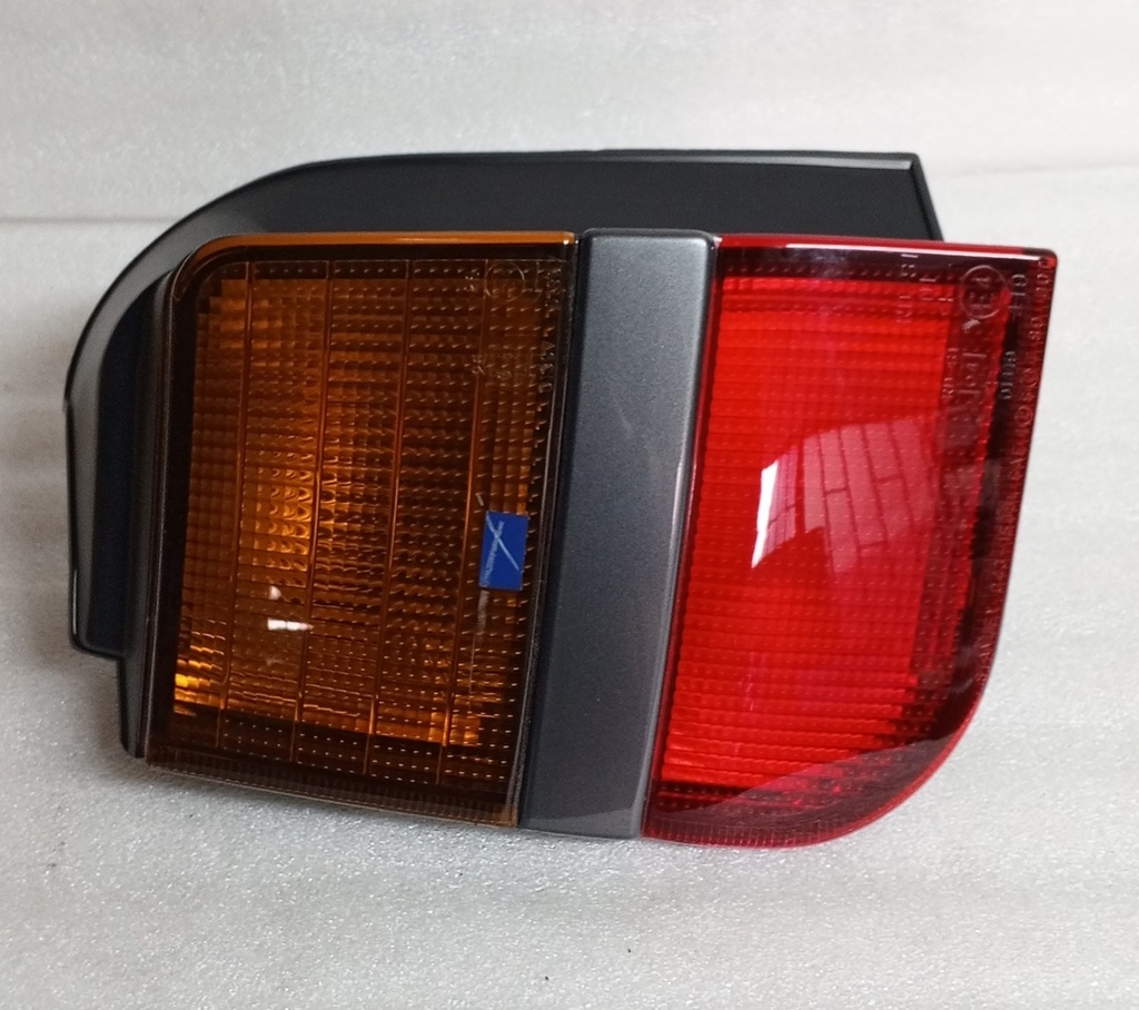 [MB831619] - MITSUBISHI | LAMP STOP IZQ SP/WAGON/95 