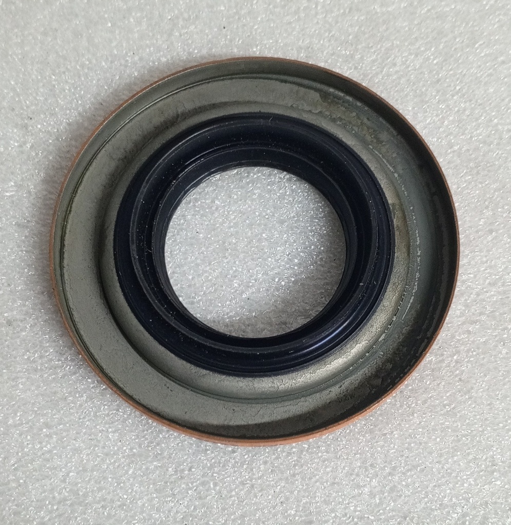 [64595] - VDC | RETEN EXTERNO EJE TRASERO MITSUBISHI MONTERO (SISTEMA SPICER)