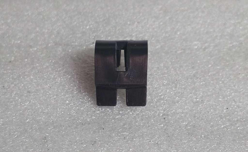[MB683999] - MITSUBISHI | CLIP STOP TRASERO MONTERO 