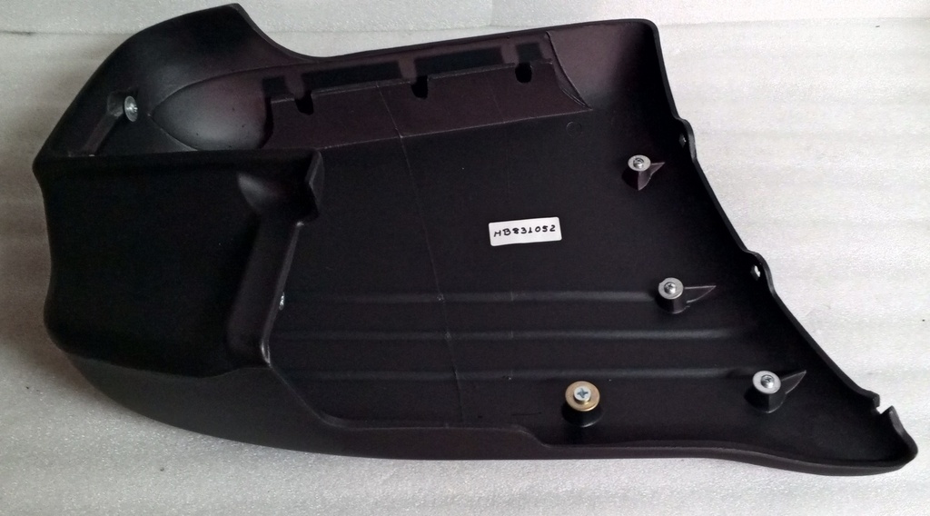 [MB831052] - TONG YANG - TAIWAN | PUNTERA BOMPER TRASERA MONTERO HARD TOP (DERECHA) 