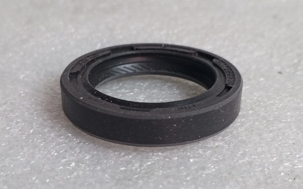 [MD069950] - THO-JAPON | (MK)(F8) SELLO ACEITE EJE BALANCEO MONTERO 2.4 / EJE TOMA LANCER