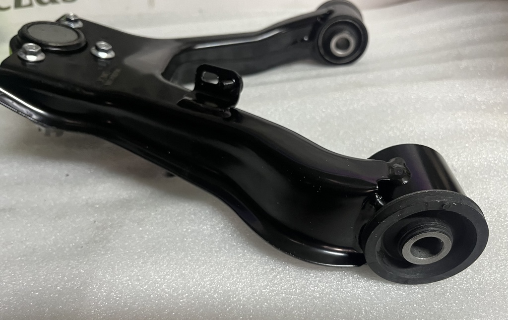 [MR496794] - JOMO-TAIWAN | TIJERA SUPERIOR MITSUBISHI MONTERO  / 2001  (DER)