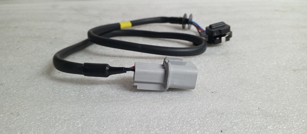 [MD320622-28] - NTK-USA | SENSOR POSICION EJE LEVAS MONTERO 