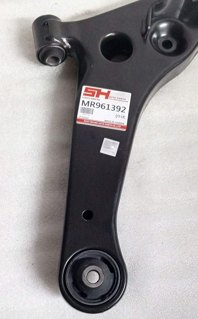 [MR961392-23 ] - SH-TAIWAN | TIJERA INFERIOR MITSUBISHI OUTLANDER 2003 DELANTERA DERECHA