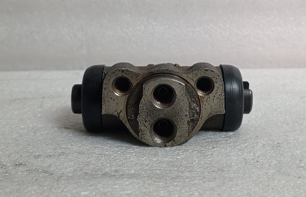 [MB238510] - TAIWAN | CILINDRO FRENO MONTERO STD TRASERO IZQUIERDO   (cilindro original)