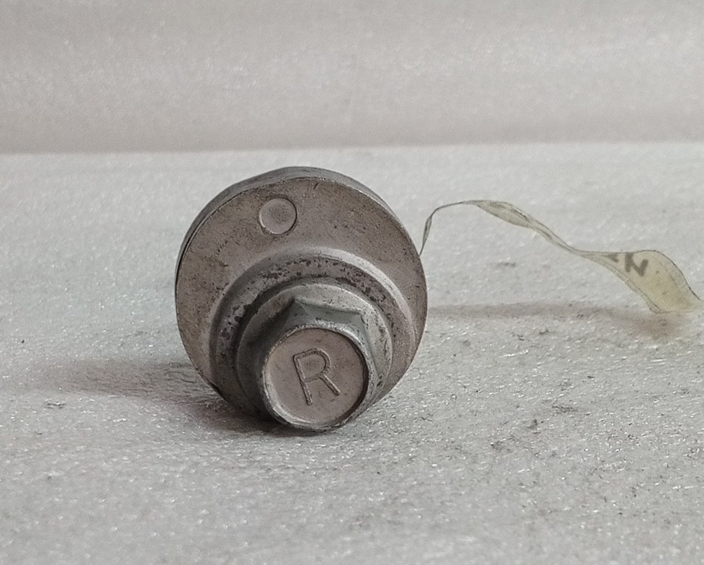 [4113A053] - MITSUBISHI | TORNILLO TIJERA TRAS