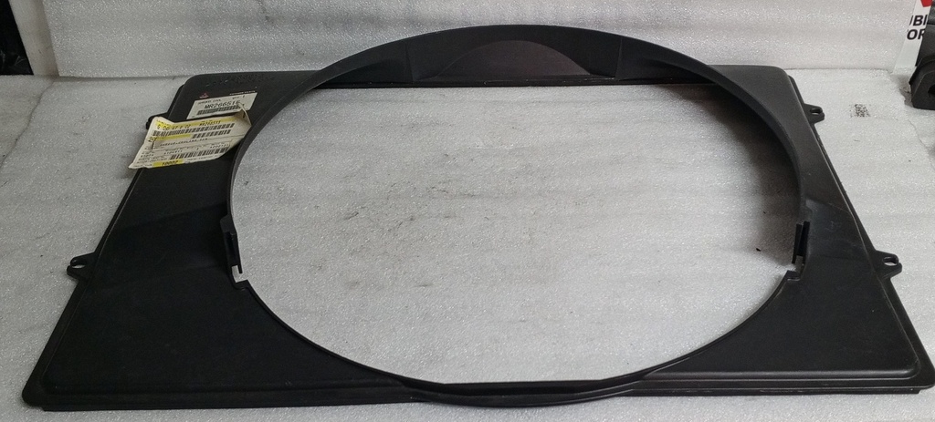 [MR266515] - MITSUBISHI | ENFOCADOR RADIADOR MITSUBISHI MONTERO V11W