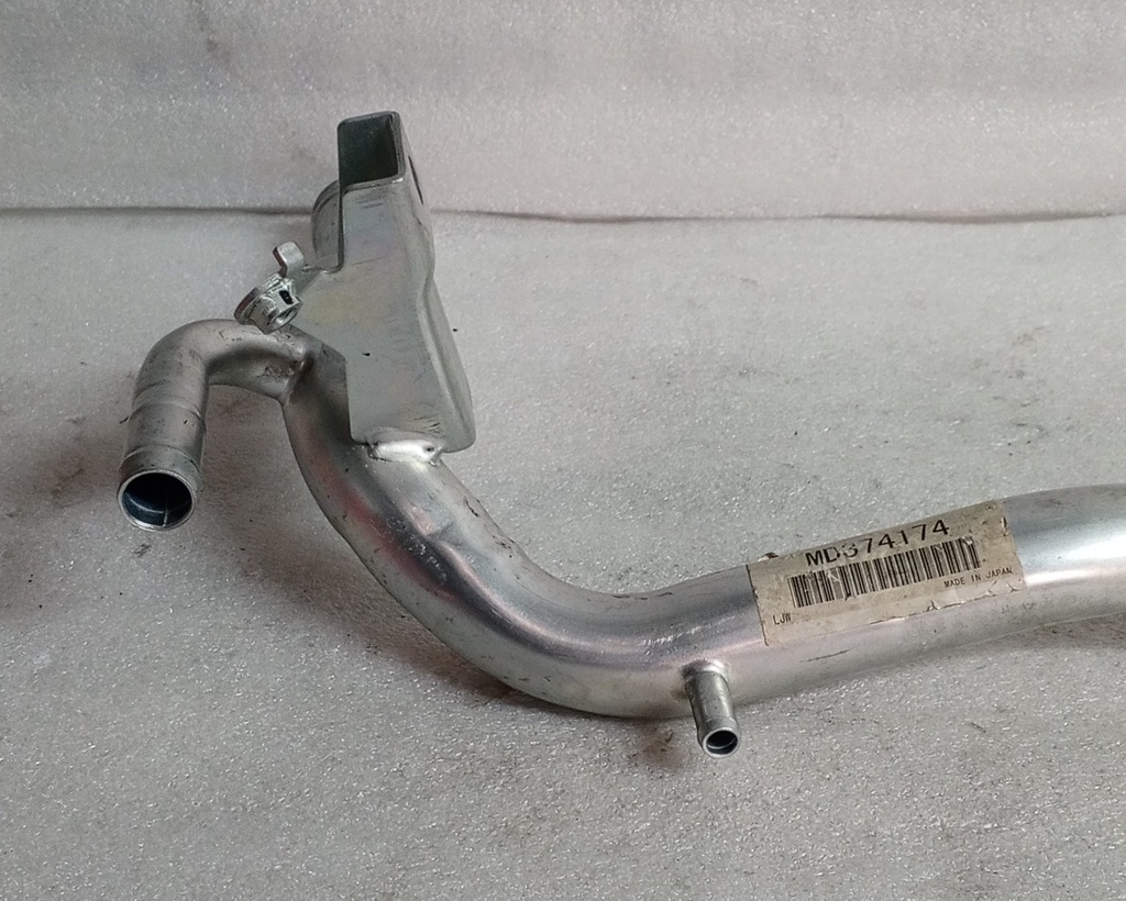 [MD374174] - MITSUBISHI | TUBO SALIDA BOMBA AGUA MITSUBISHI LANCER CS1A / CS3A