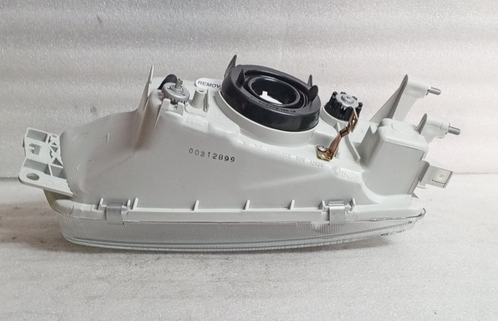 [MR273419  MR275291]- DEPO - FAROLA MITSUBISHI LANCER CK 96-98 IZQUIERDA  (CAPOT CON PESTAÑA)