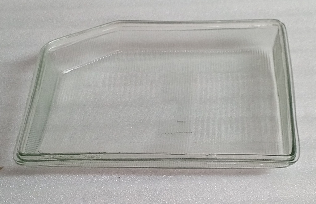 [ MB831068 ] - SUN - VIDRIO PARA FAROLA DERECHA  MB831068 MONTERO PAJERO