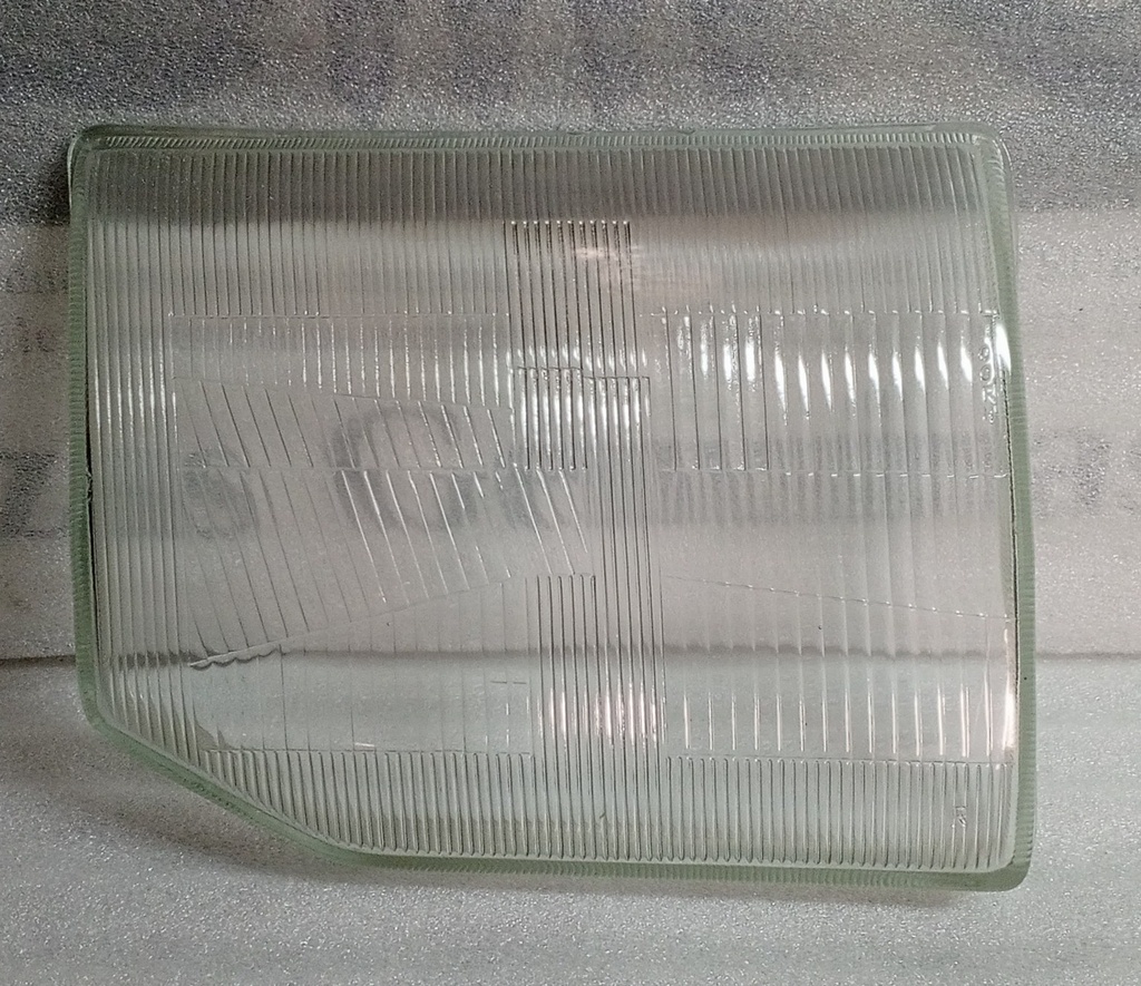 [ MB831068 ] - SUN - VIDRIO PARA FAROLA DERECHA  MB831068 MONTERO PAJERO