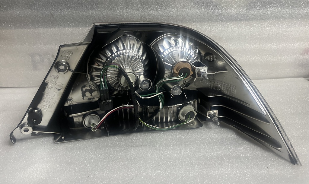 [MN126921] - DEPO-TAIWAN | STOP TRASERO IZQUIERDO MITSUBISHI LANCER RALLY ART 2007/